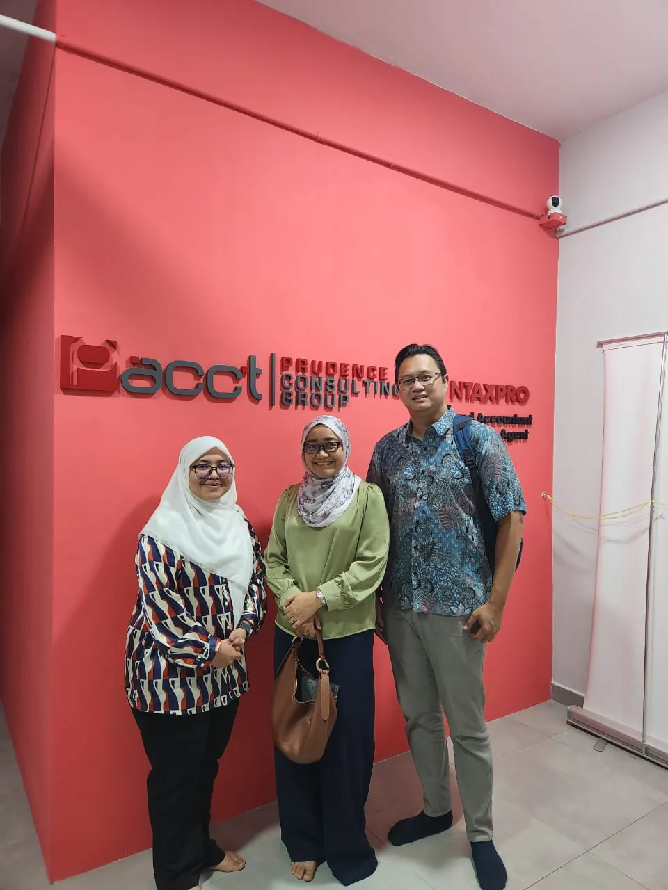 Bersama pelanggan Ntaxpro